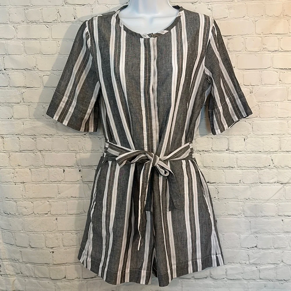 Banana Republic romper NWOT